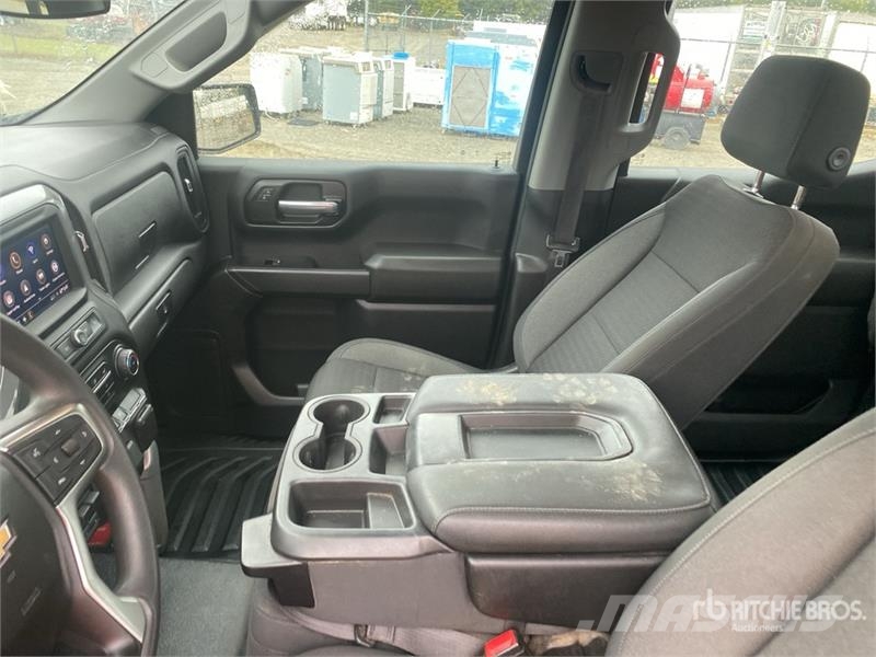 Chevrolet Silverado 1500 4x4 Crew Cab Pickup Otros
