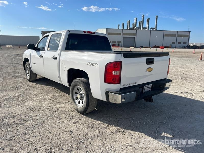 Chevrolet Silverado 1500 4x4 Crew Cab Pickup Diger