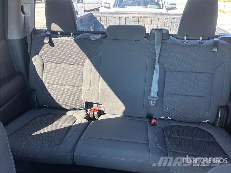 Chevrolet Silverado 1500 4x2 Crew Cab Pickup Inne