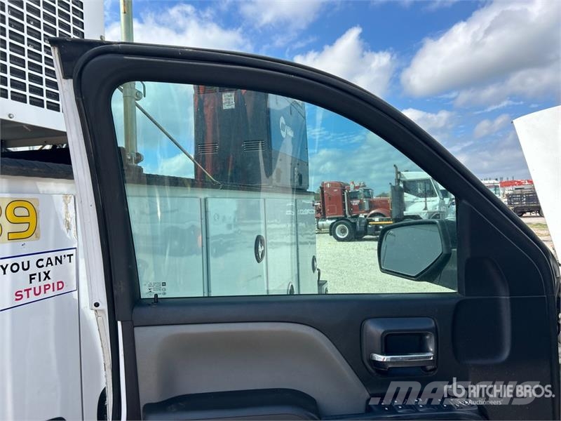 Chevrolet Silverado 1500 4x4 Extended Cab Pickup (Inoperable 其他