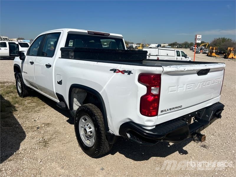 Chevrolet Silverado 2500 HD 4x4 Crew Cab Pickup (Inoperable) Citi