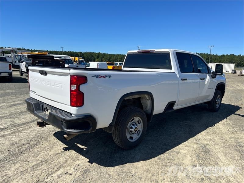 Chevrolet Silverado 2500HD 4x4 Crew Cab Pickup Otros