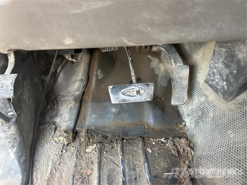 Chevrolet Silverado 2500 HD 4x2 Crew Cab Pickup 其他