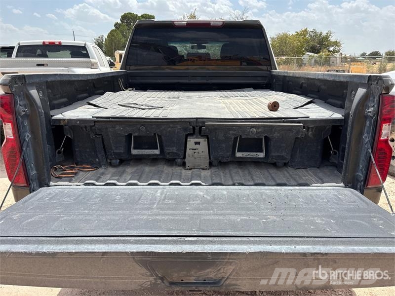 Chevrolet Silverado 2500 Custom 4x4 Crew Cab Pickup Other