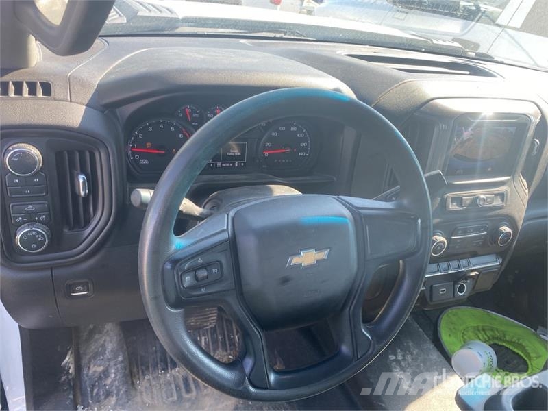 Chevrolet Silverado 2500 HD 4x4 Crew Cab Pickup Ostalo
