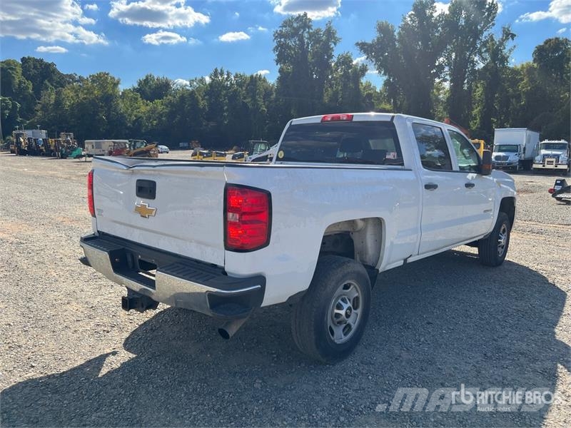 Chevrolet Silverado 2500HD 4x2 Crew Cab Pickup その他