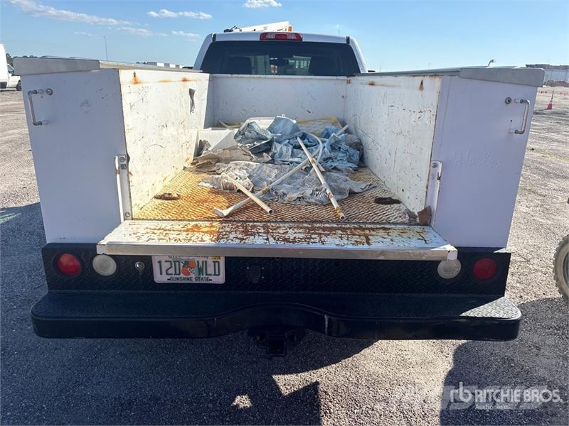 Chevrolet Silverado 2500HD 4x2 Extended Cab Utility Truck Pick up/Platou