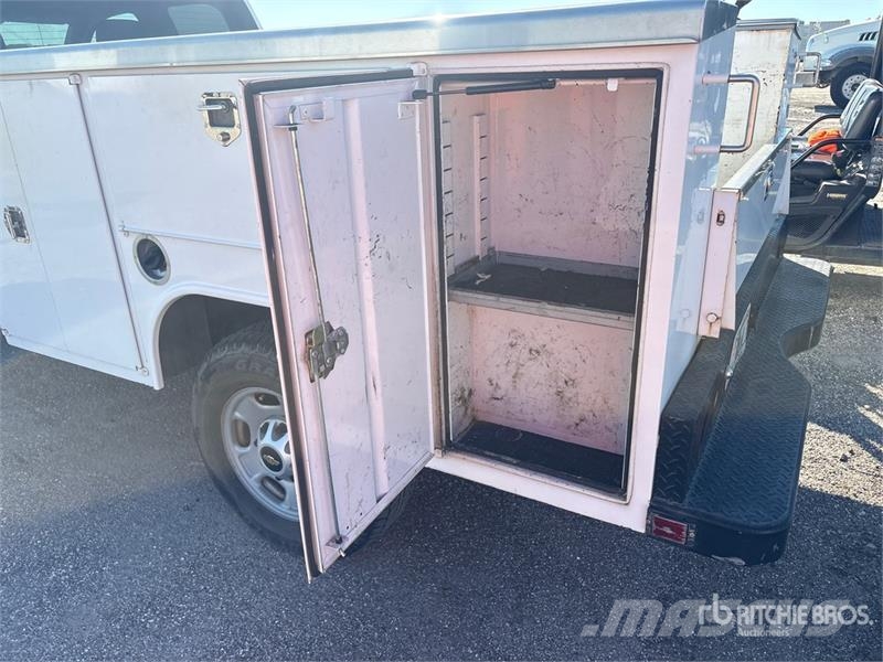 Chevrolet Silverado 2500HD 4x2 Extended Cab Utility Truck Pick up/Platou