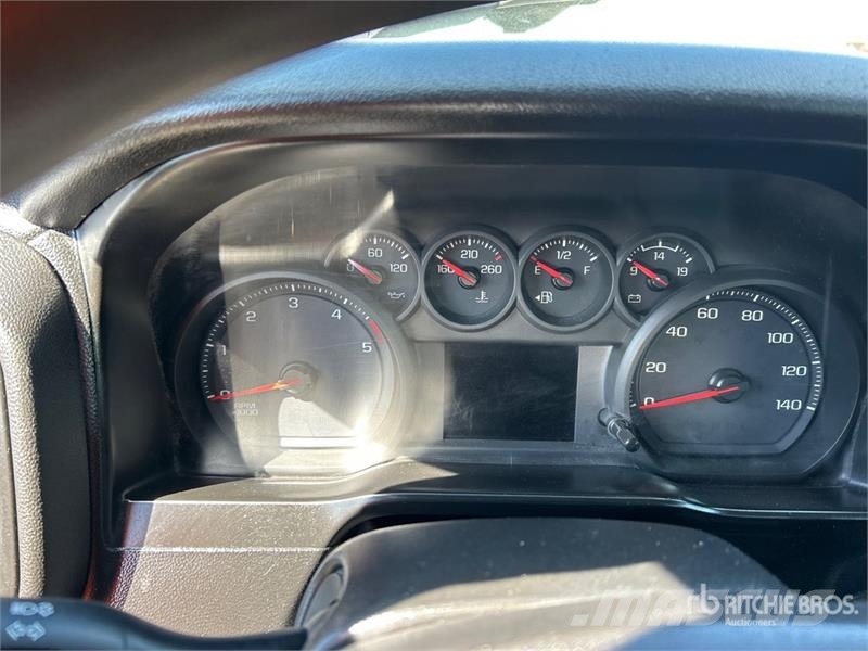 Chevrolet Silverado 2500 HD 4x4 Crew Cab Pickup (Inoperable) Citi