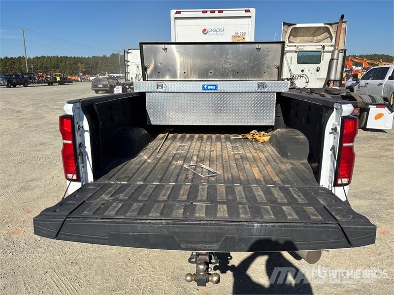 Chevrolet Silverado 2500 HD LTZ 4x4 Crew Cab Pickup Otros