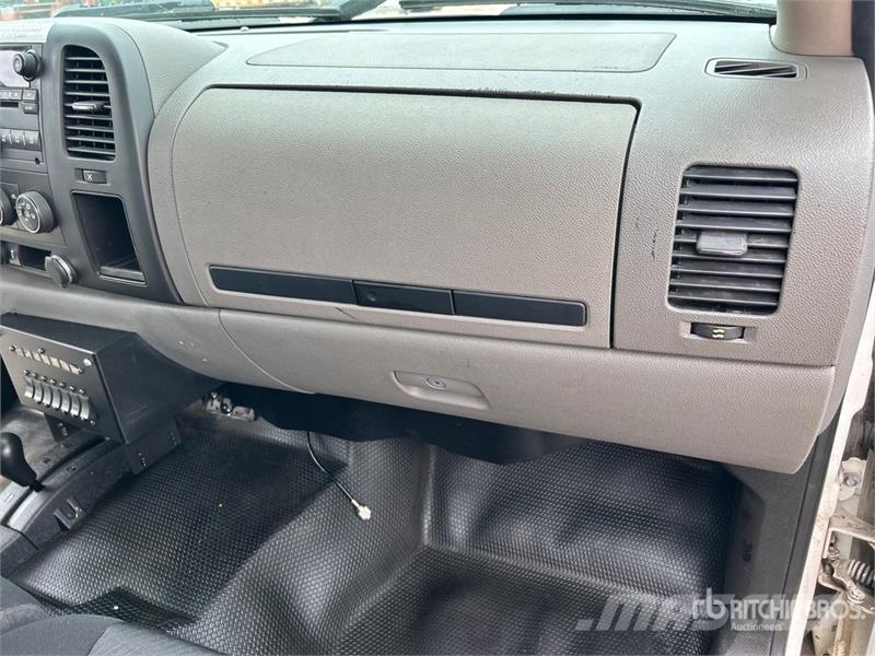 Chevrolet Silverado 2500HD 4x4 Crew Cab Utility Truck Pick up/Dropside