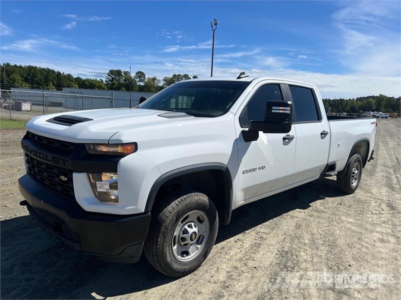Chevrolet Silverado 2500HD 4x4 Crew Cab Pickup Otros