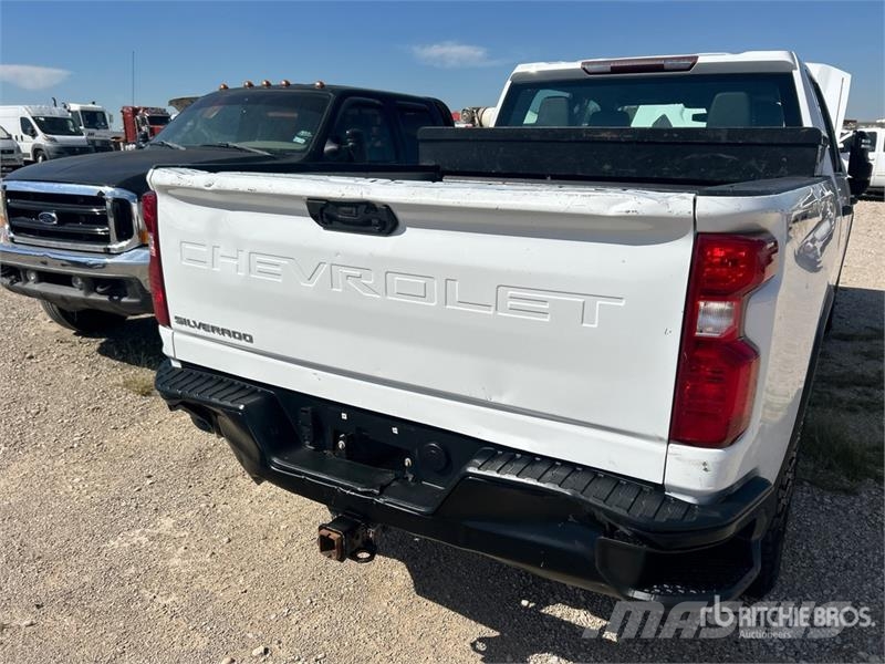 Chevrolet Silverado 2500 HD 4x4 Crew Cab Pickup (Inoperable) Citi