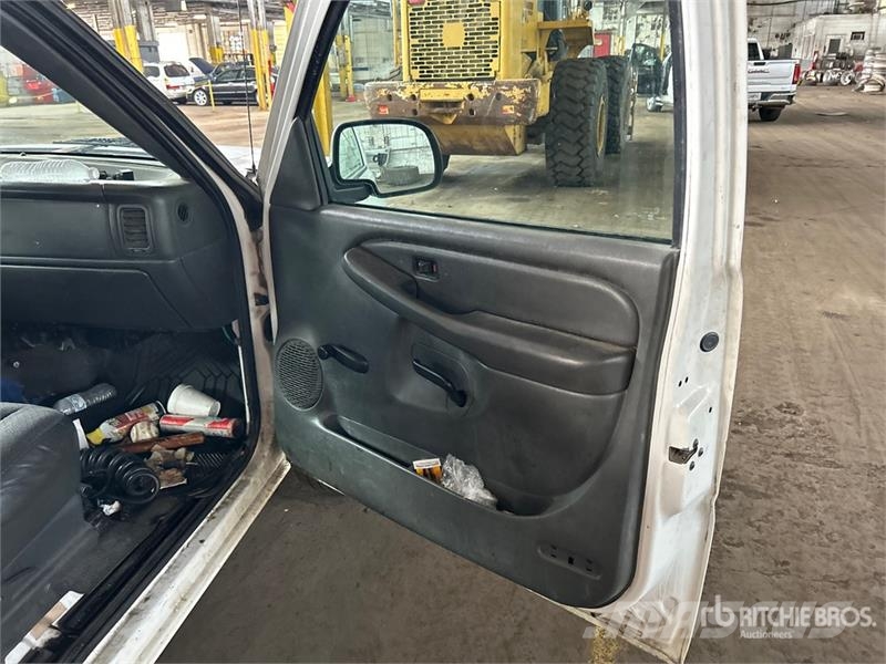 Chevrolet Silverado 2500 4x2 Pickup Diger
