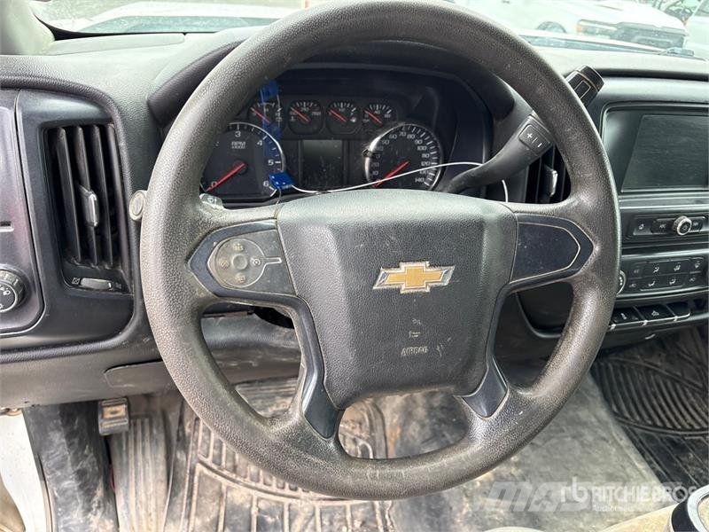 Chevrolet Silverado 2500 4x2 Crew Cab Pickup Další
