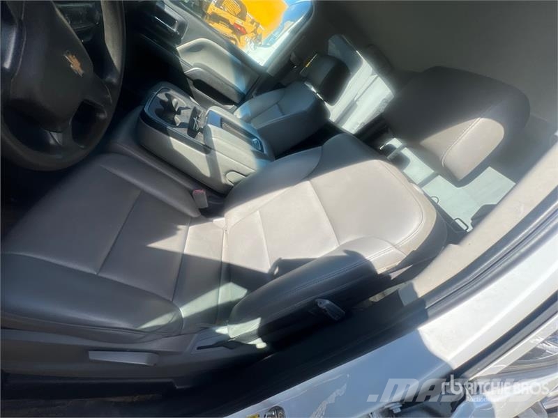 Chevrolet Silverado 2500HD 4x2 Crew Cab Pickup その他