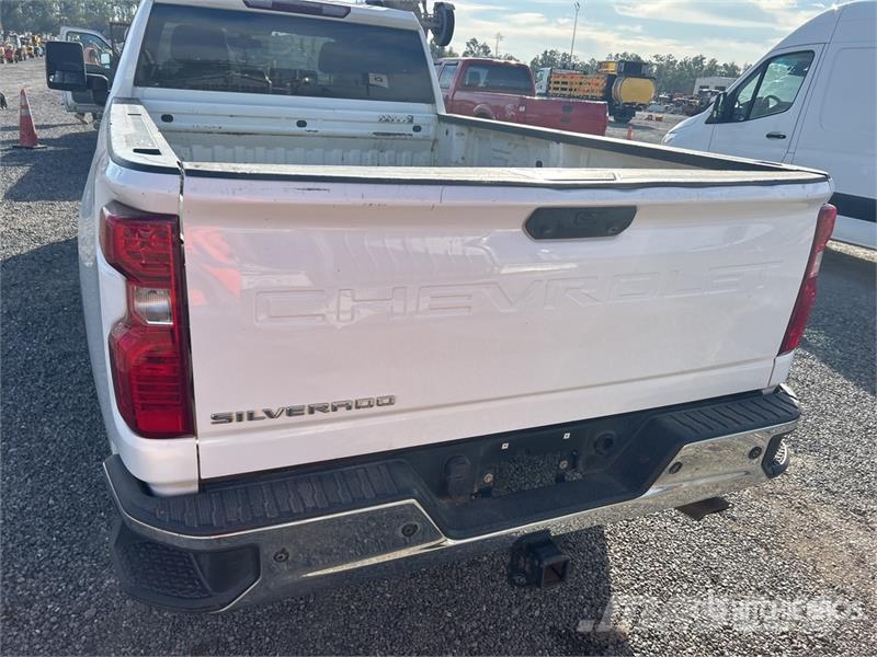 Chevrolet Silverado 2500HD 4x4 Extended Cab Pickup Ostalo