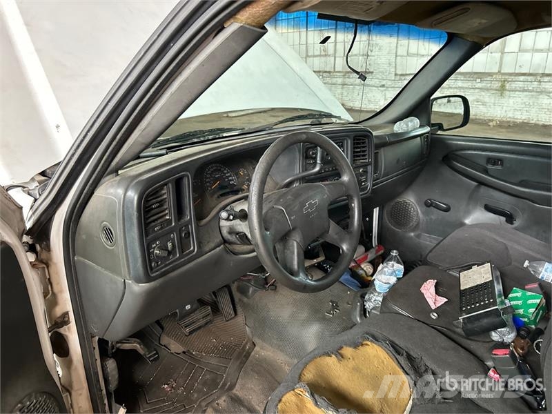 Chevrolet Silverado 2500 4x2 Pickup Diger