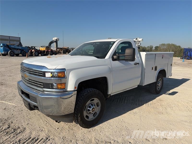 Chevrolet Silverado 2500HD 4x2 Utility Truck Kis teherszállító/Platós kocsi