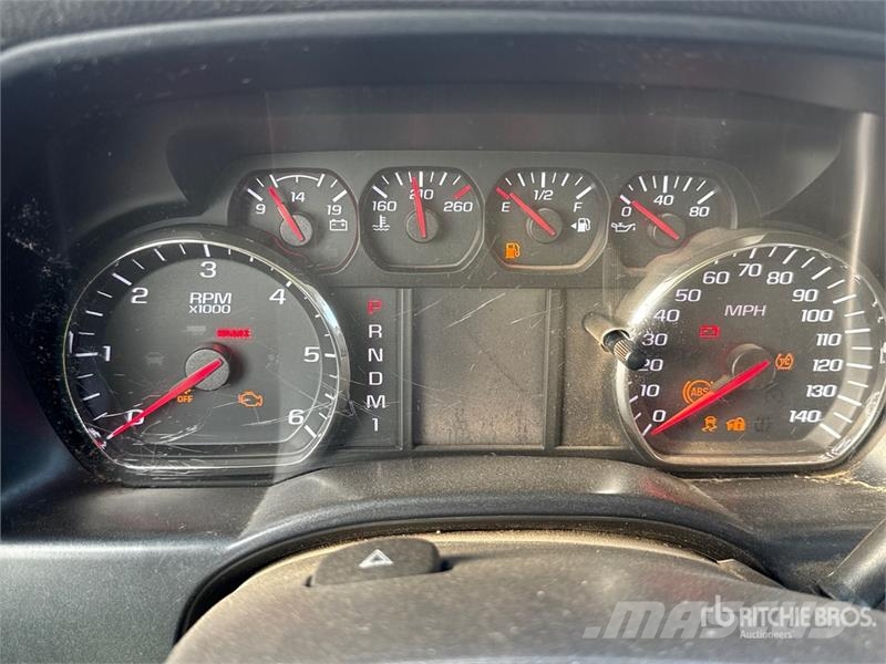 Chevrolet Silverado 2500HD 4x2 Crew Cab Utility Truck Vieglais kravas automobilis/izkraušana no sāniem