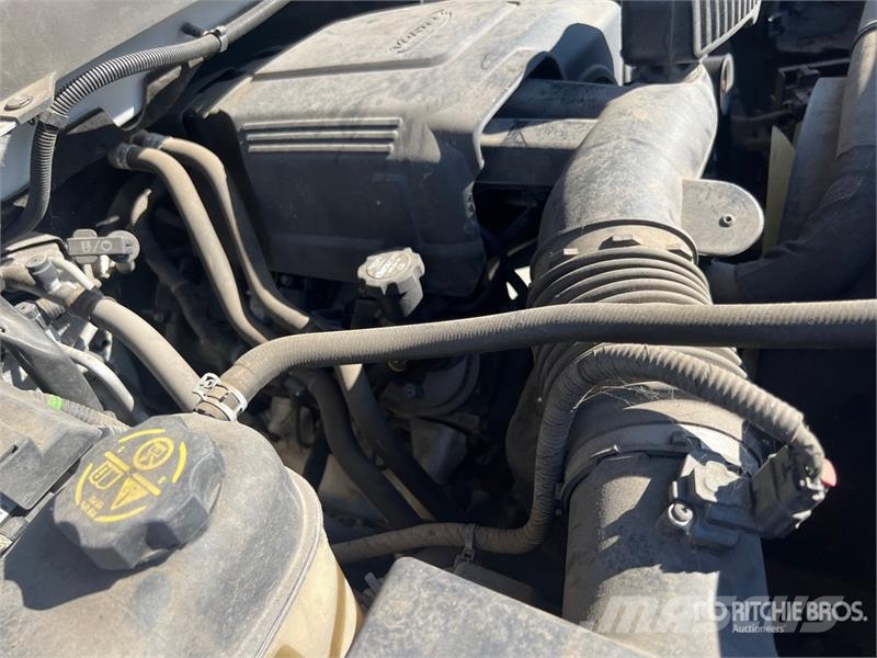 Chevrolet Silverado 2500HD 4x2 Crew Cab Pickup その他