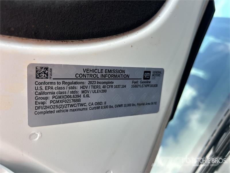 Chevrolet Silverado 2500HD 4x4 Extended Cab Utility Truck Pikaplar