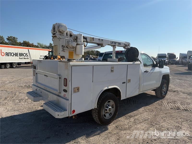 Chevrolet Silverado 2500HD 4x2 Utility Truck Kis teherszállító/Platós kocsi