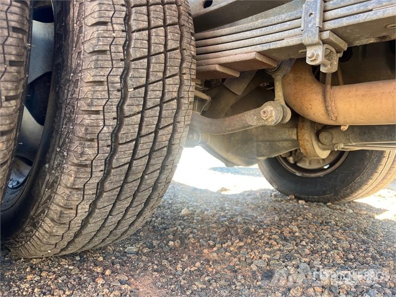 Chevrolet Silverado 2500HD Tovornjaki s kesonom/platojem