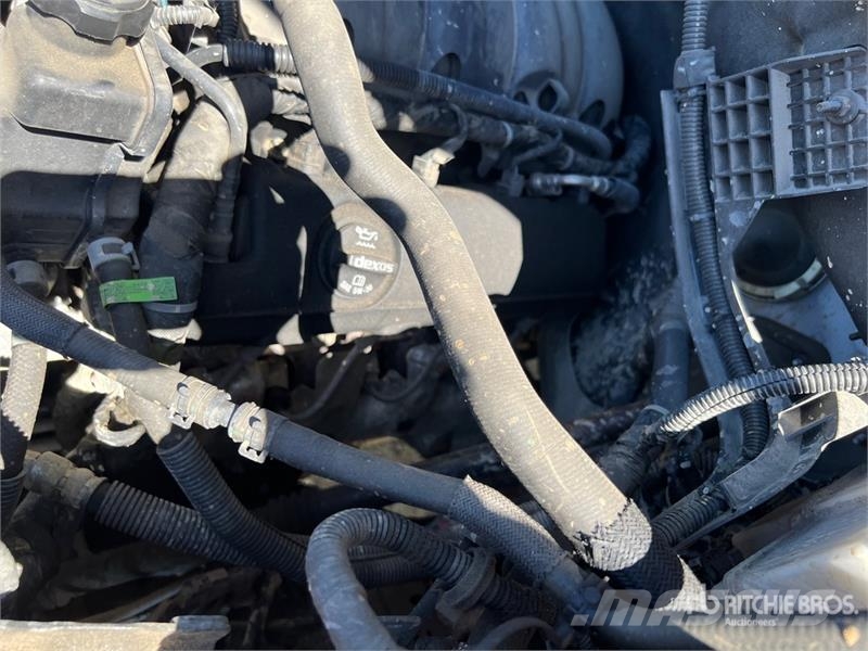 Chevrolet Silverado 2500HD 4x4 Crew Cab Pickup Otros