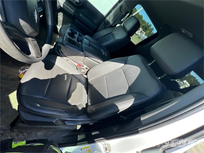 Chevrolet Silverado 2500HD 4x4 Crew Cab Pickup Otros