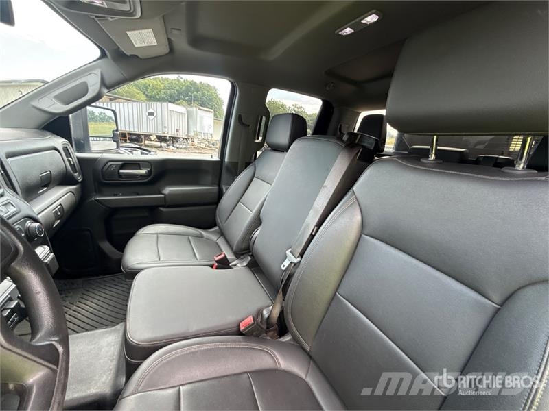 Chevrolet Silverado 2500 4x4 Utility Truck Pikapai / Bortiniai sunkvežimiai