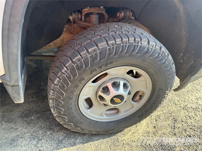 Chevrolet Silverado 2500HD LT 4x4 Crew Cab Pickup Drugi