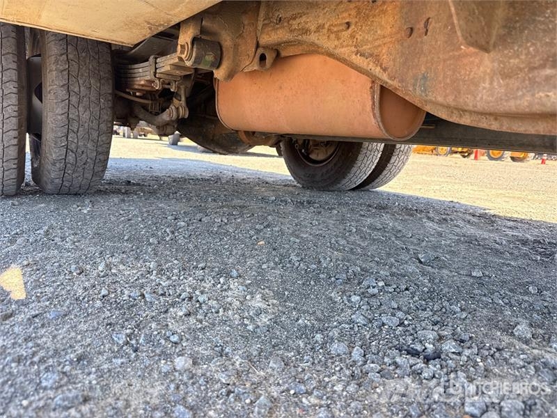 Chevrolet Silverado 2500HD HD 4x2 Crew Cab 100 gallon fuel t Utilitaire benne