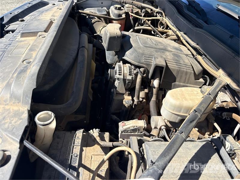 Chevrolet Silverado 2500HD HD 4x2 Crew Cab 100 gallon fuel t Utilitaire benne