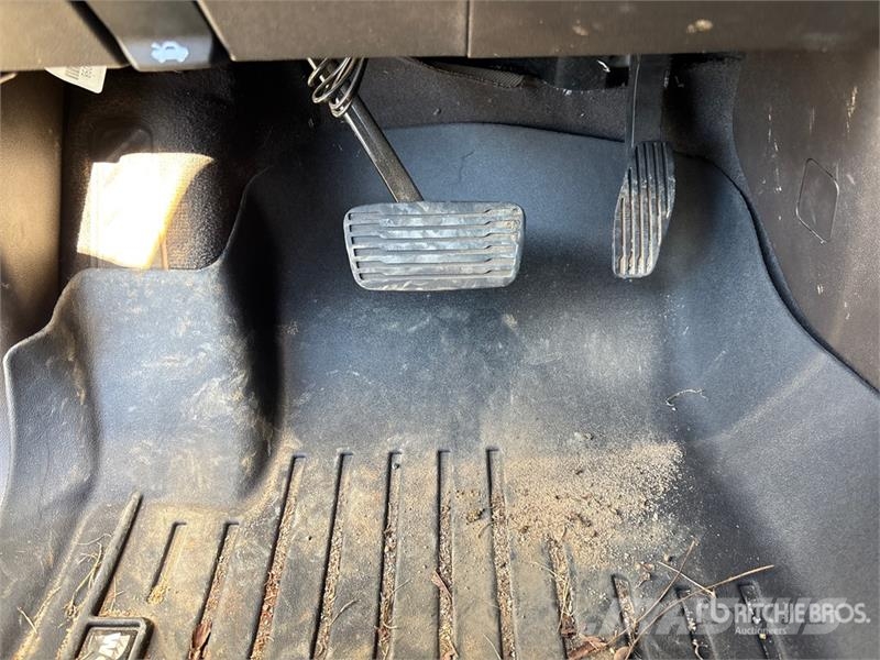 Chevrolet Silverado 2500 HD LTZ 4x4 Crew Cab Pickup Otros