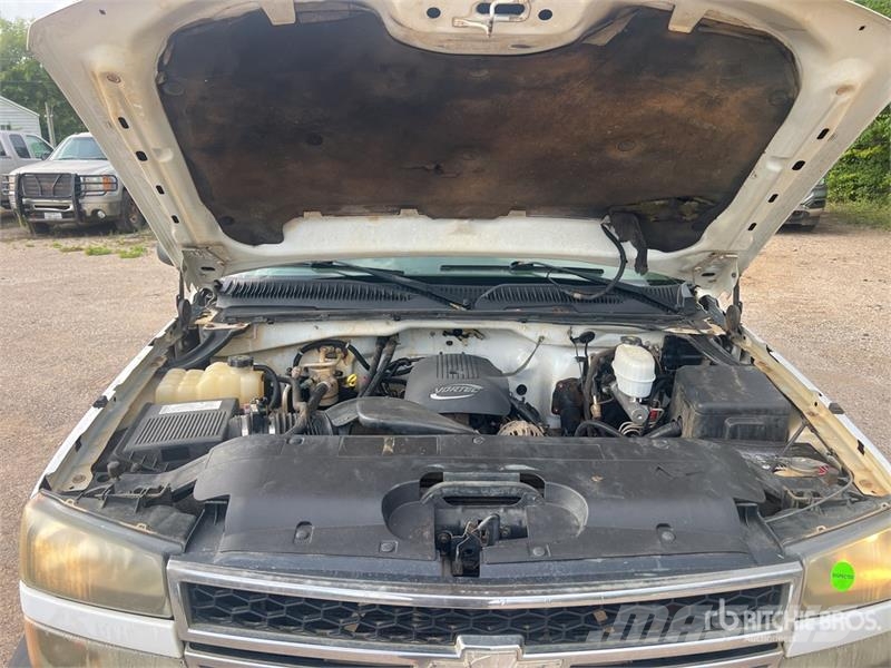 Chevrolet Silverado 2500HD 4x2 Crew Cab Pickup Altele