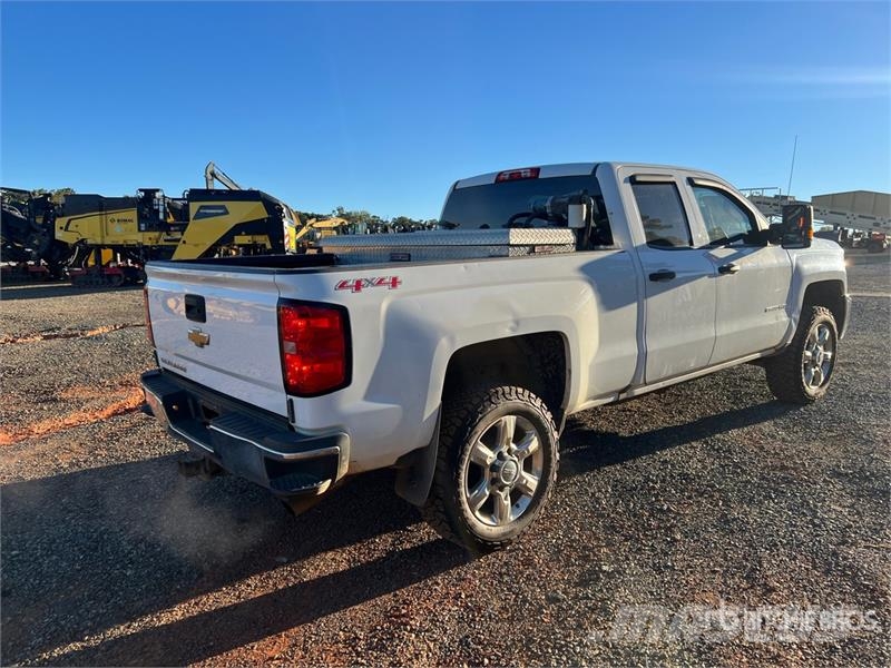 Chevrolet Silverado 2500HD 4x4 Crew Cab Pickup 其他