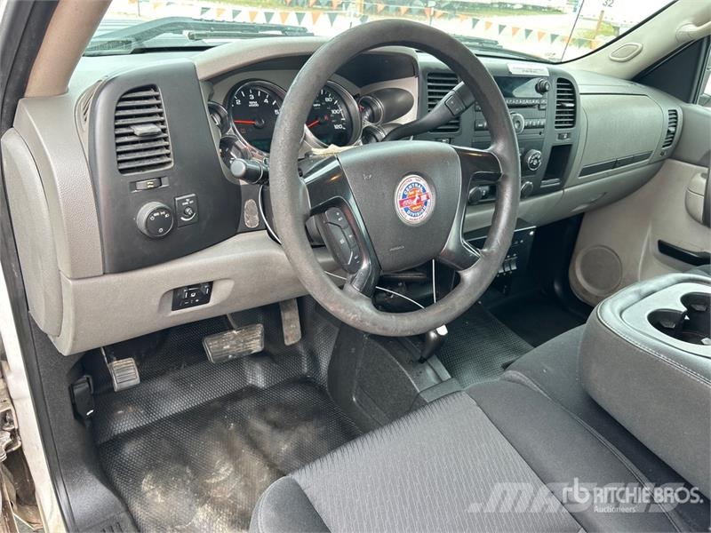 Chevrolet Silverado 2500HD 4x4 Crew Cab Utility Truck Pick up/Dropside