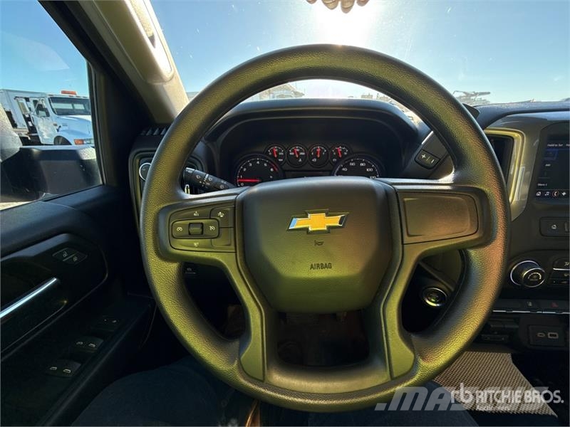 Chevrolet Silverado 2500 HD 4x4 Crew Cab Pickup Autre fourgon / utilitaire