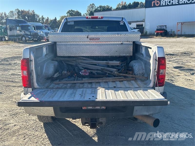 Chevrolet Silverado 2500HD 4x2 Crew Cab Pickup Muut autot