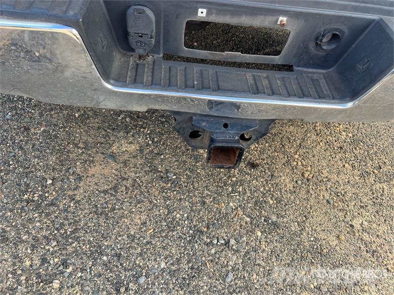 Chevrolet Silverado 2500HD 4x2 Crew Cab Pickup その他