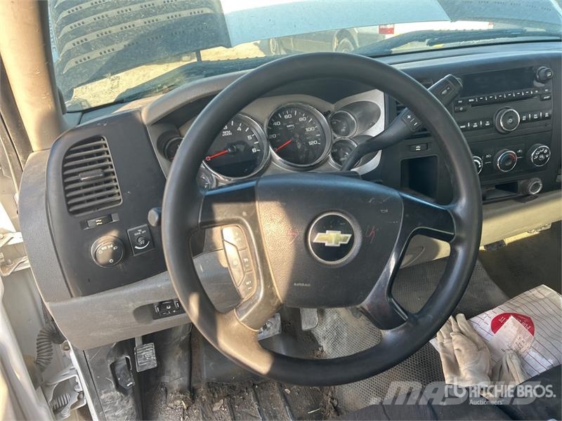 Chevrolet Silverado 2500 HD 4x2 Crew Cab Pickup 其他