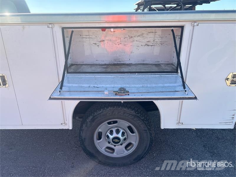 Chevrolet Silverado 2500HD 4x2 Extended Cab Utility Truck Pick up/Platou