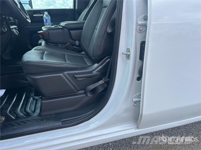 Chevrolet Silverado 2500 HD Z71 4x4 Dual Cab Pickup Övriga bilar