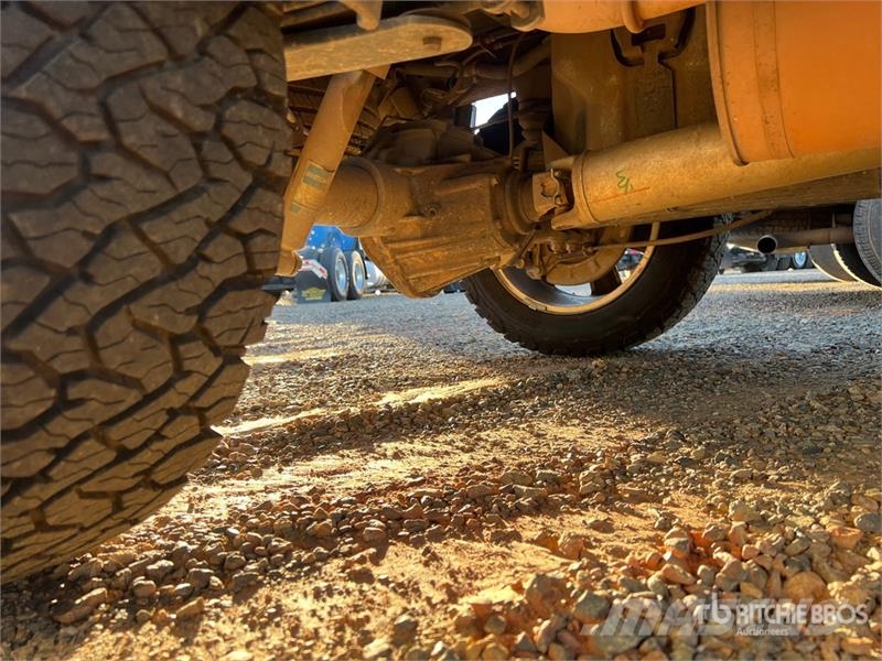 Chevrolet Silverado 2500HD 4x4 Crew Cab Pickup 其他