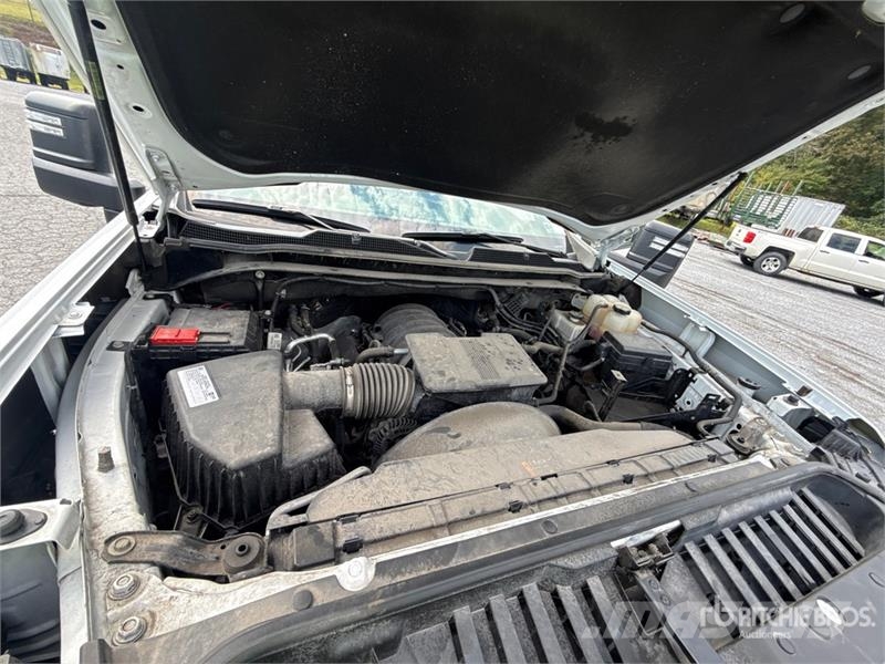 Chevrolet Silverado 2500 4x4 Utility Truck Pikapai / Bortiniai sunkvežimiai