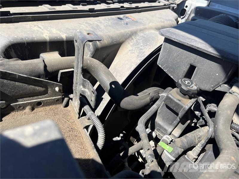 Chevrolet Silverado 2500HD 4x4 Crew Cab Pickup Otros