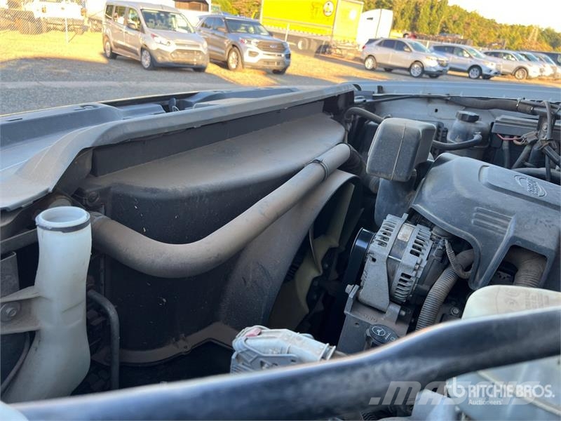 Chevrolet Silverado 2500HD 4x4 Crew Cab Pickup 其他