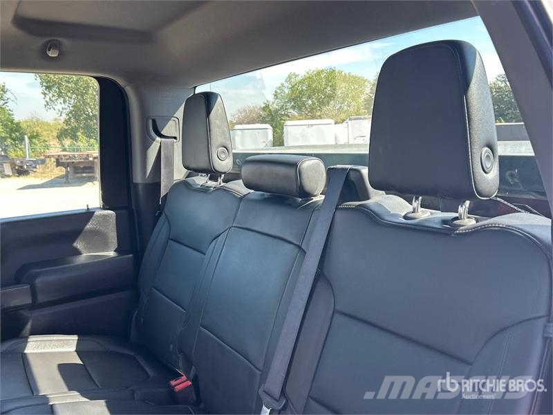 Chevrolet Silverado 2500 HD 4x4 Crew Cab Pickup (Inoperable) Citi
