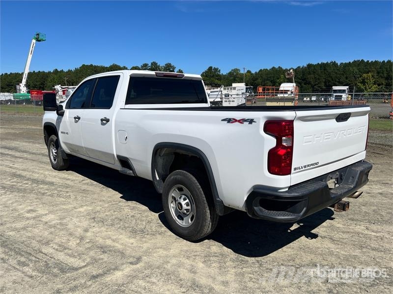 Chevrolet Silverado 2500HD 4x4 Crew Cab Pickup Otros